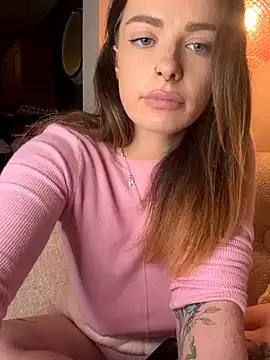 PiperPassionX — Spit on tits + up close nipple play