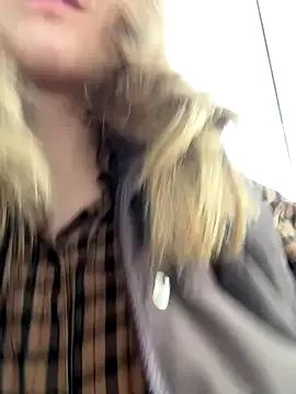 Freechat Puzdosia on StripChat