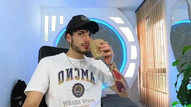 Rafael_Mendezz on StripChat 