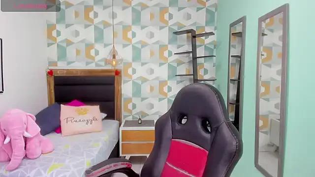 Freechat ROSIE_MOSS on StripChat