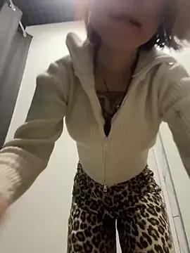 StripChat RosieSecret is Freechat RosieSecret — massage pretty tits under top