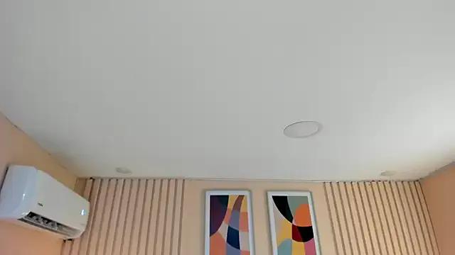 Freechat samyriverss on StripChat