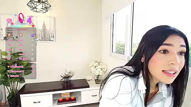 Freechat Sassy--Girl on StripChat