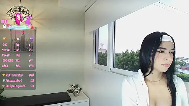 Freechat Sassy--Girl on StripChat