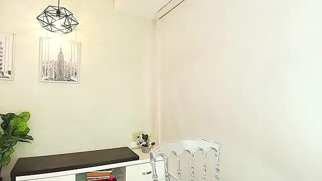 Freechat Sassy--Girl on StripChat