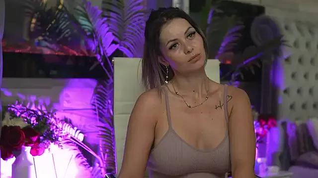 Freechat SeductiveMom on StripChat