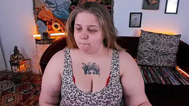 Freechat SladaDell on StripChat