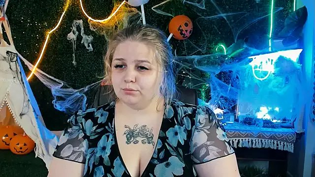 Freechat SladaDell on StripChat