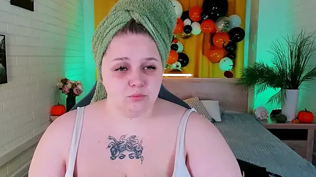 Freechat SladaDell on StripChat