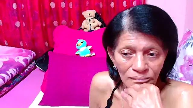 Freechat SLUTTYROXY on StripChat