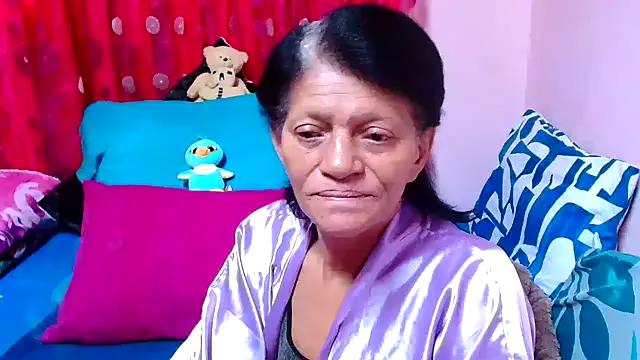 Freechat SLUTTYROXY on StripChat