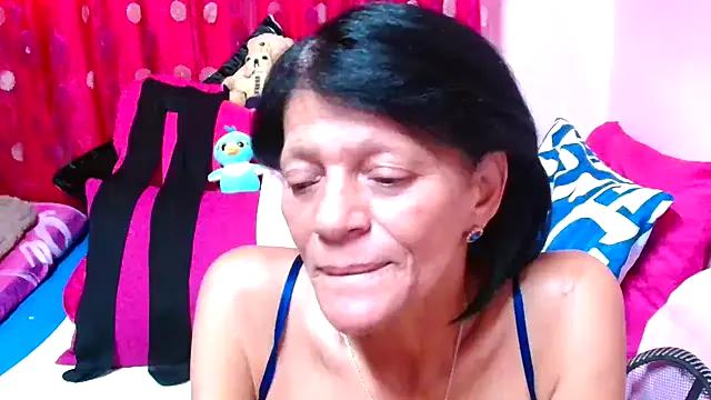 Freechat SLUTTYROXY on StripChat