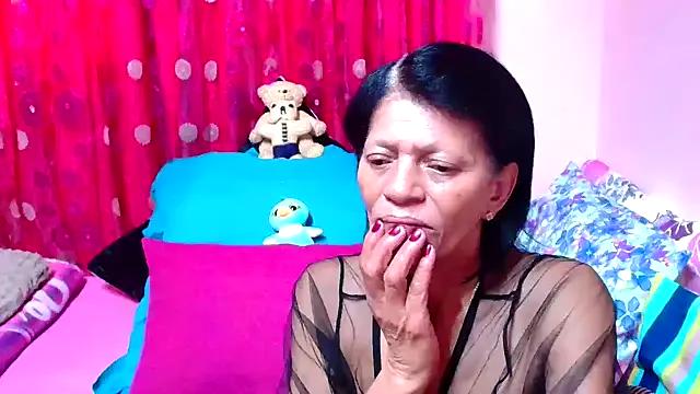 Freechat SLUTTYROXY on StripChat