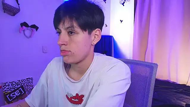 Freechat spicyferny on StripChat