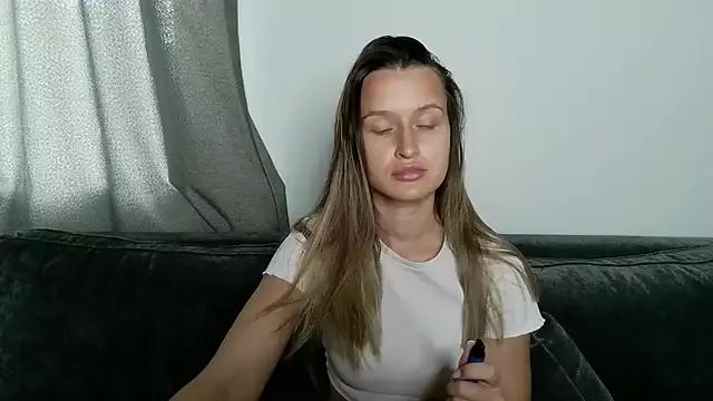 Freechat Submissive_love on StripChat