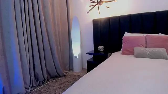 Freechat susyy7 on StripChat