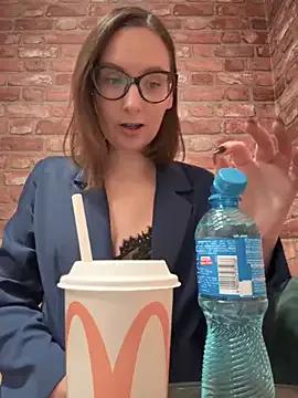 The_Snowwhitee — Squirt in McDonald  Last Tip Video!