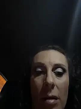 Freechat therealbeverlycious on StripChat