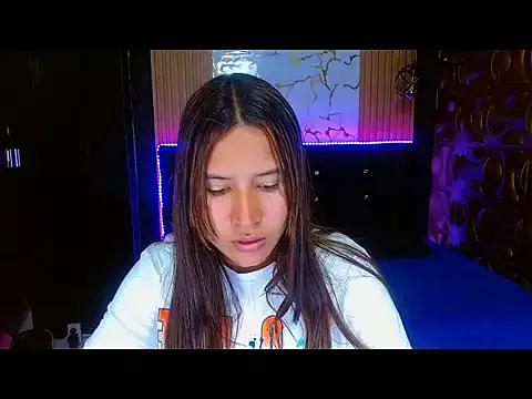 Freechat tinibunny on StripChat