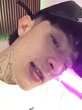 Freechat troy_rouge on StripChat