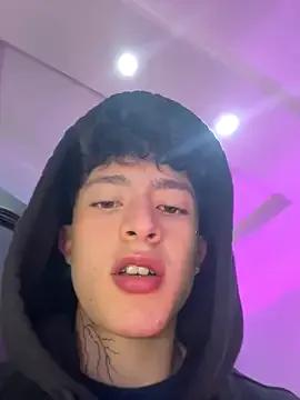 Freechat troy_rouge on StripChat