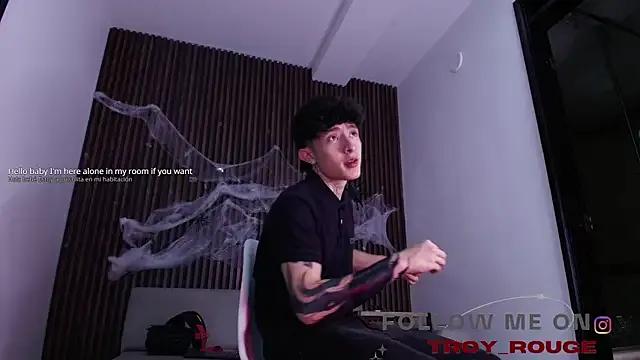 Freechat troy_rouge on StripChat