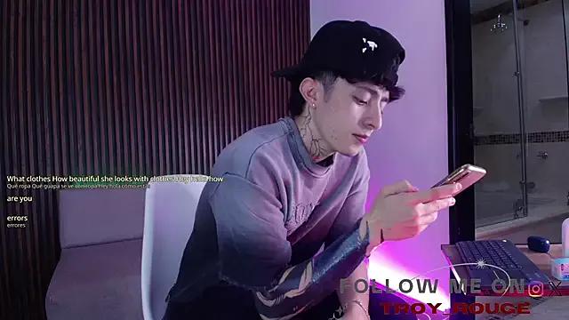 StripChat troy_rouge is Freechat troy_rouge — Oil in body