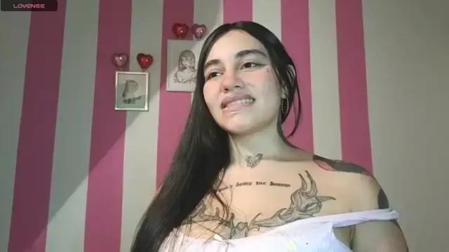 Freechat val_bardot on StripChat