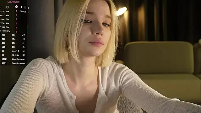 StripChat VivianKings is Freechat VivianKings — Flash boobs