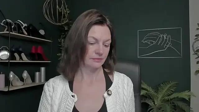 VivianWILD — I need passionate shivers run through..