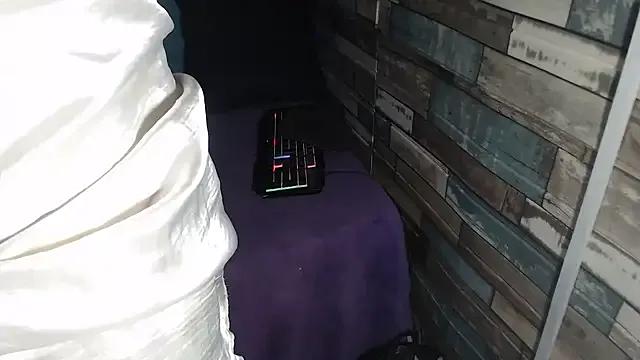 Yesamin_Stone18 on StripChat