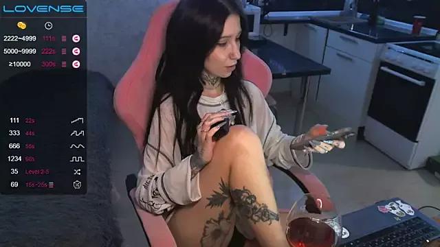 yngmilf on StripChat